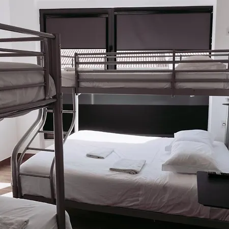 Хостел Middle Point