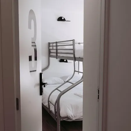 Middle Point Hostel Sardoal