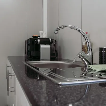 Middle Point Хостел *