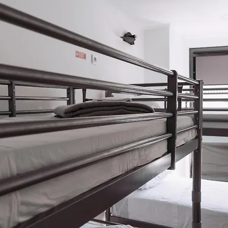 Хостел Middle Point *