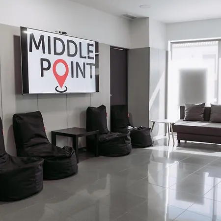 Middle Point Ostello *