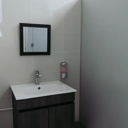 Хостел Middle Point Sardoal