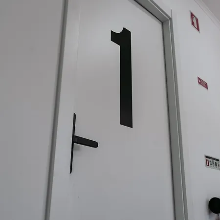 Middle Point Хостел Sardoal