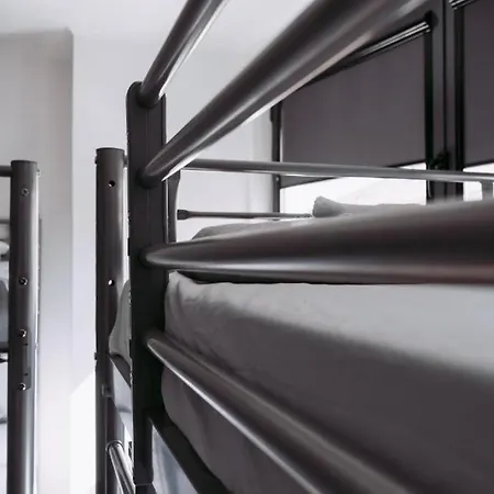 Middle Point Hostel Sardoal