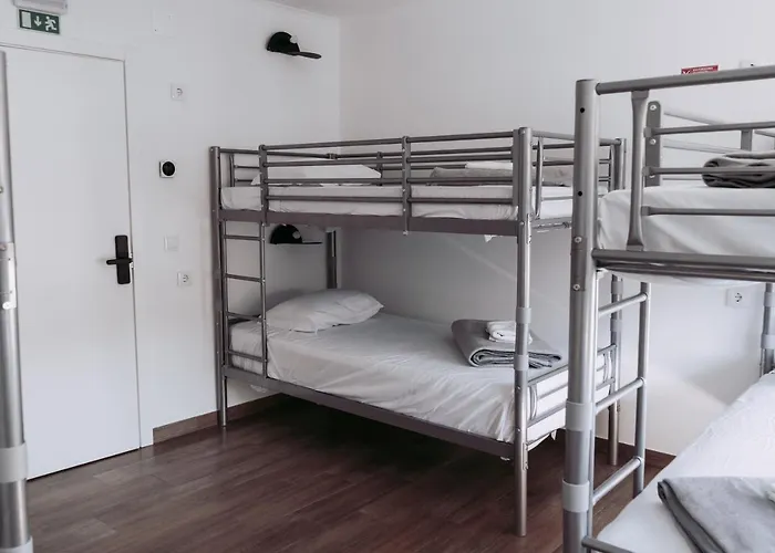 Middle Point Hostel *