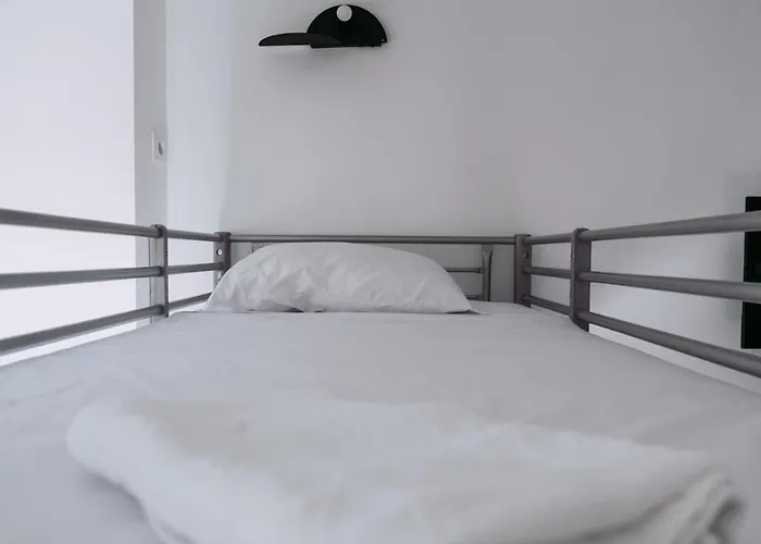 Middle Point Hostel *