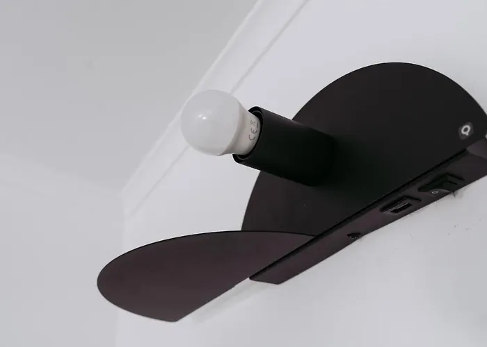 ホステル Middle Point Sardoal